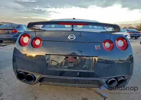 2015 Nissan Gt-R Premium z USA, uszkodzony, nr VIN JN1AR5EF2FM281047
